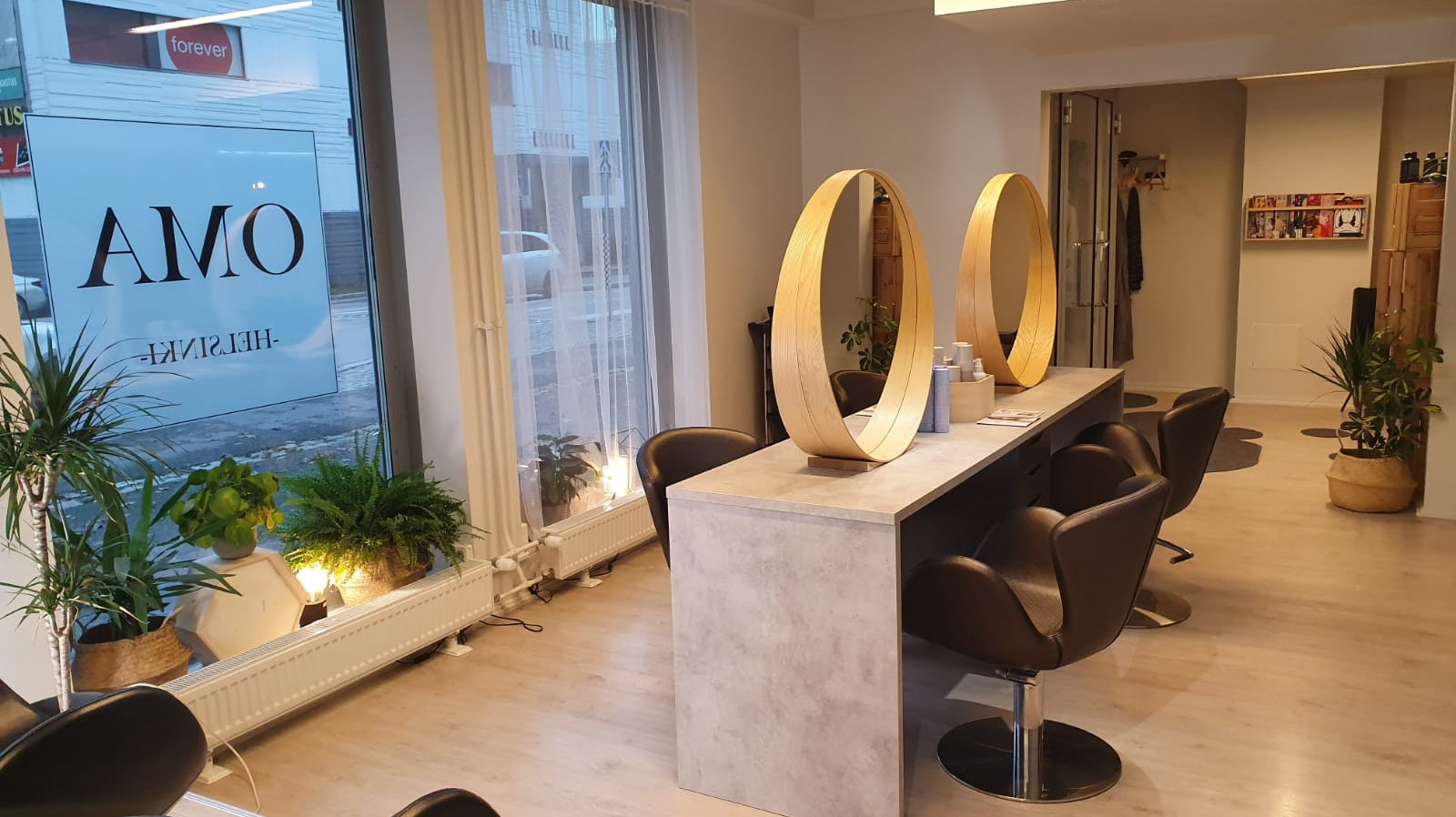 Trendikäs parturi-kampaamo