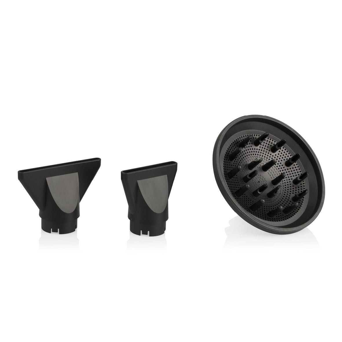 Föönin mukana on 2 suulaketta sekä diffuuseri