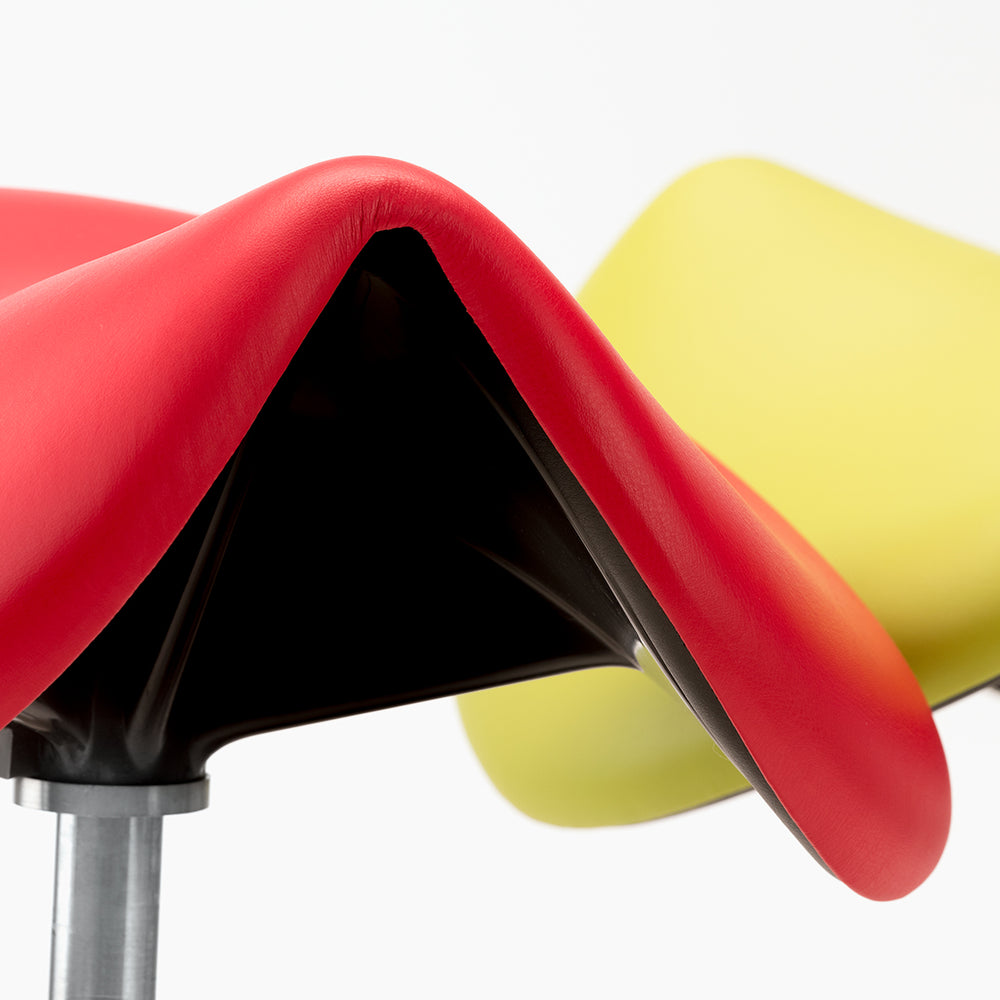 
                      
                        PonyChair - satulatuoli, mustalla verhouksella
                      
                    